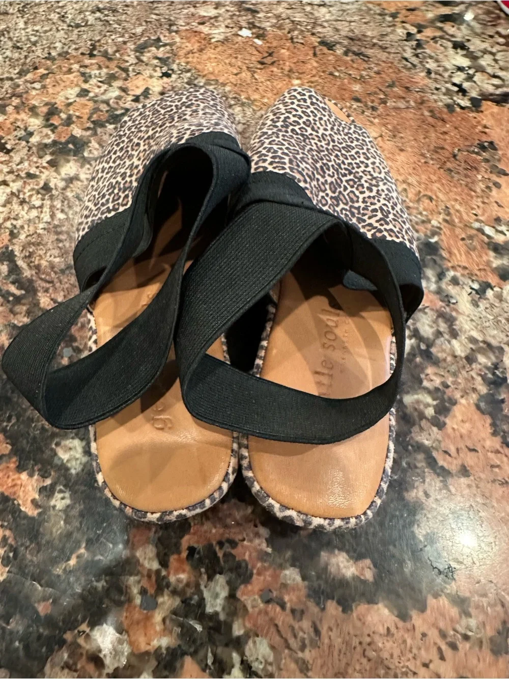 Gentle Souls Lily Leopard Print X-Cross Elastic Wedge Sandals Women’s 7.5